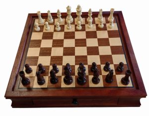 Staunton 4 with 2 drawers for chess pieces